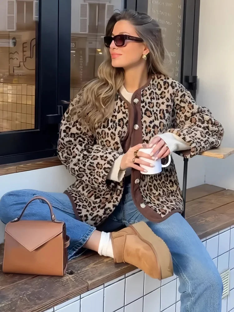 LYDIAâ„¢ | Chic Leopard Cardigan