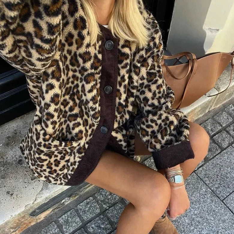 LYDIAâ„¢ | Chic Leopard Cardigan
