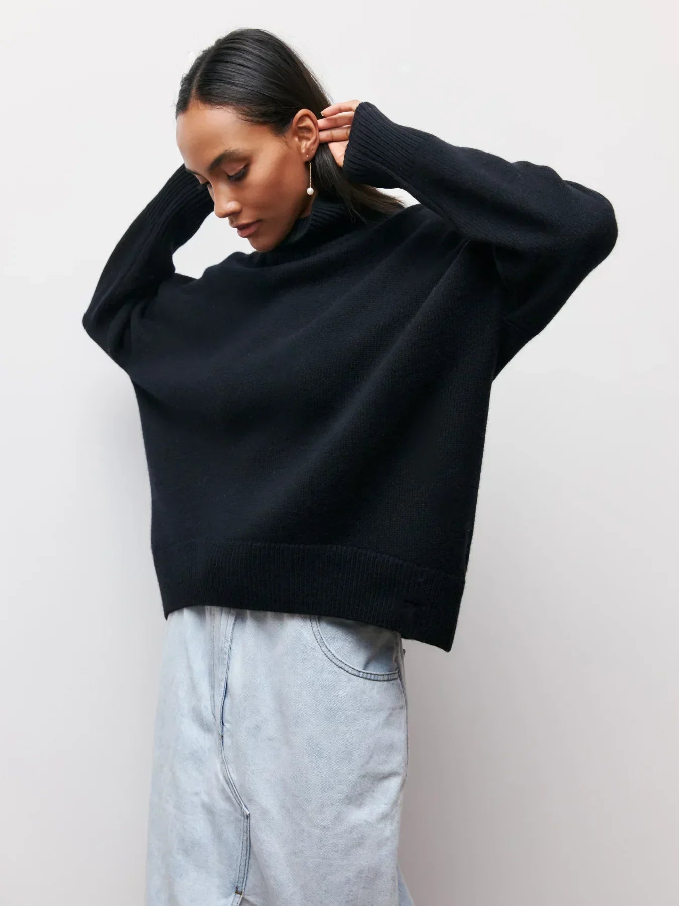 ALYSSAâ„¢ - Elegant Turtleneck Sweater