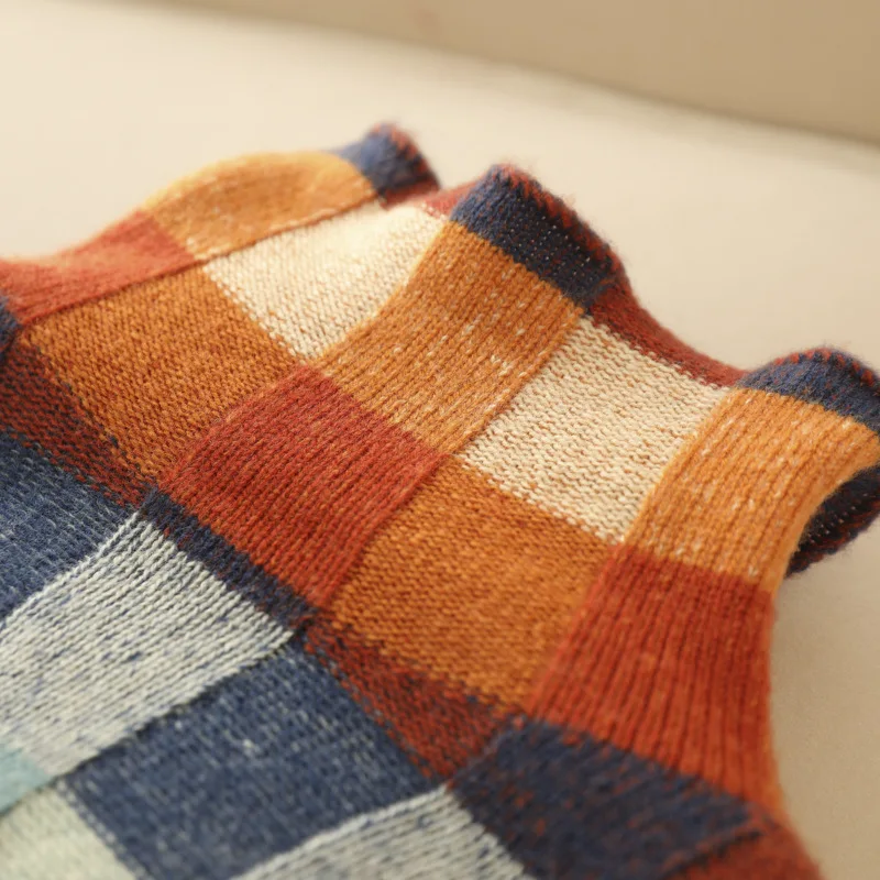 MIAâ„¢ - Retro-Inspired Plaid Sweater
