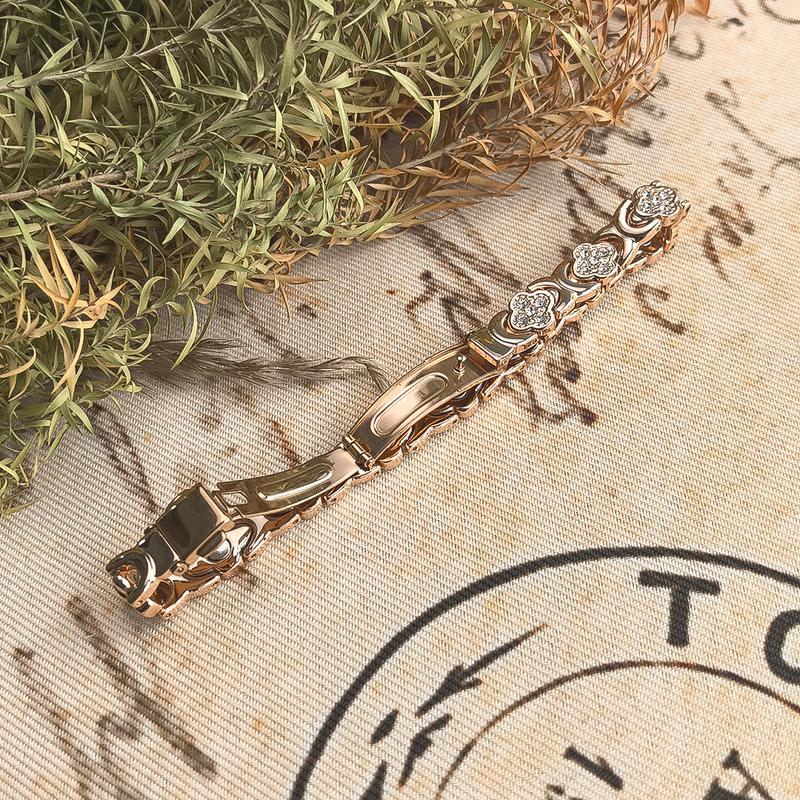 MONIQUEâ„¢ - Elegant Magnetic Copper Bangle