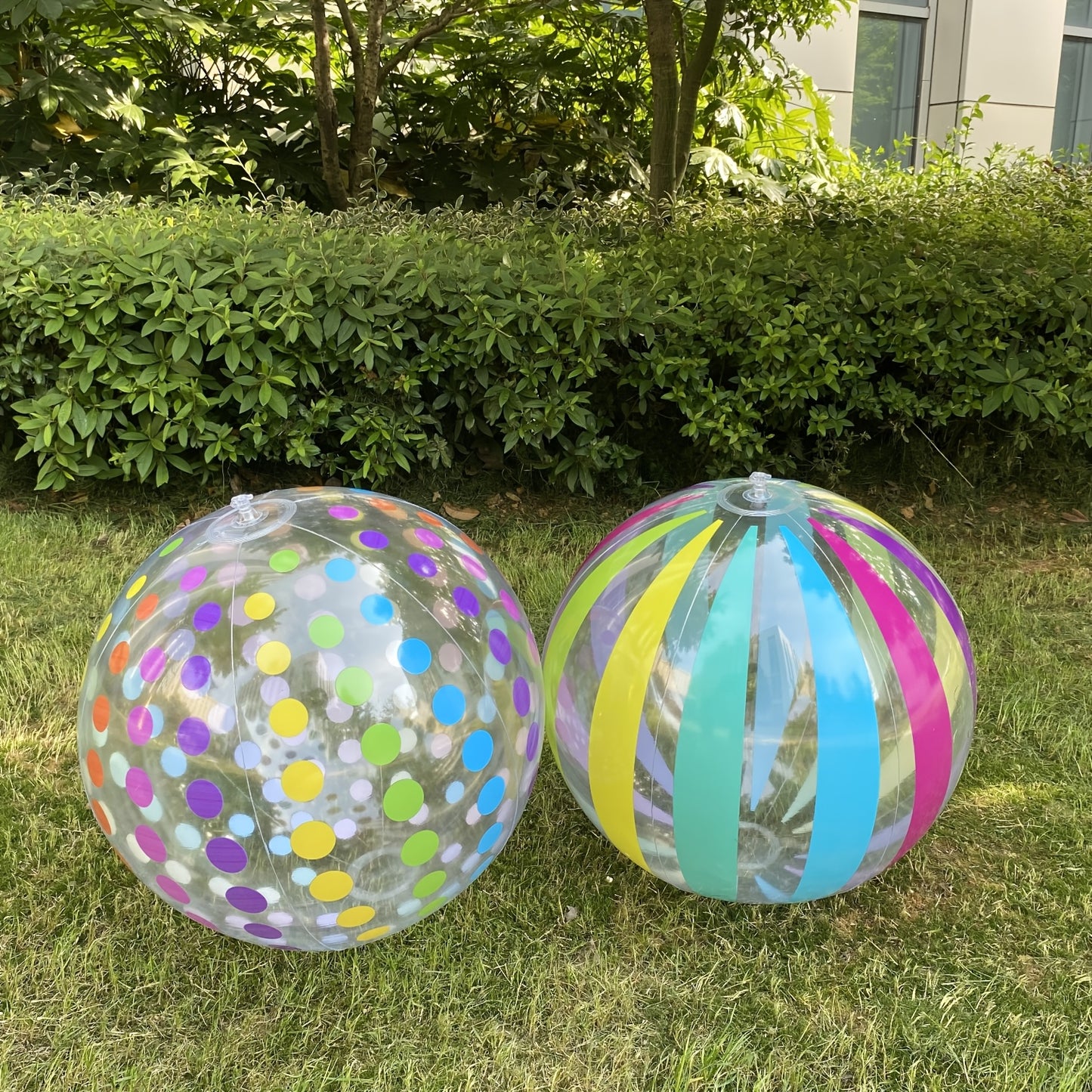 1-Pack Polka Dot Beach Ball Inflatable PVC Water Play Ball Kleur Gestreepte Bal Buiten Zwembad Strandfeest Decoratie Inflatable Ball Buiten Activiteiten