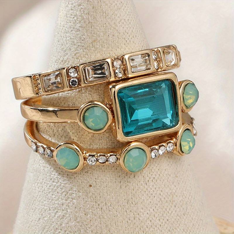 DARLENE⢠- Vintage Blue Crystal Ring Set