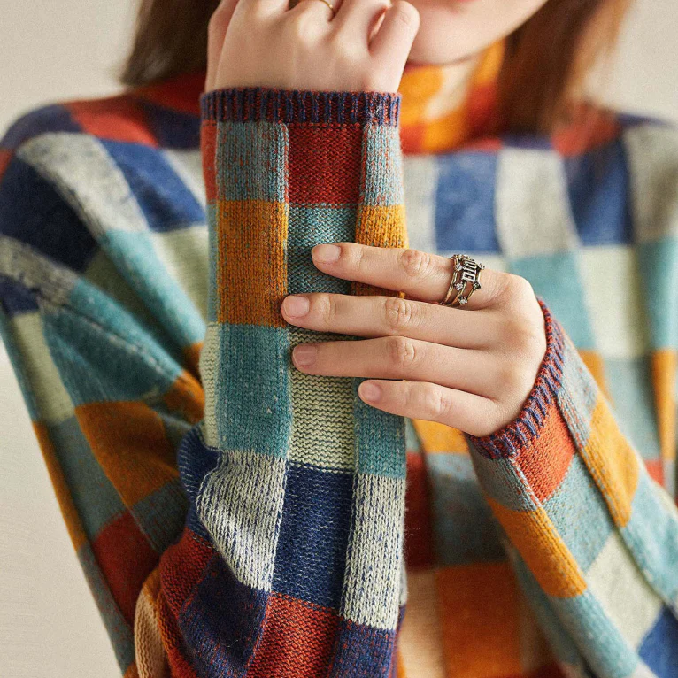 MIAâ„¢ - Retro-Inspired Plaid Sweater