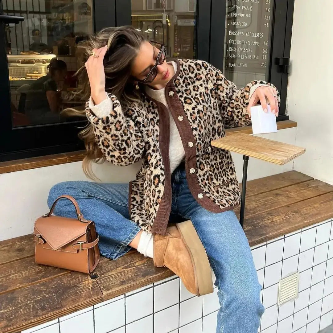 LYDIAâ„¢ | Chic Leopard Cardigan