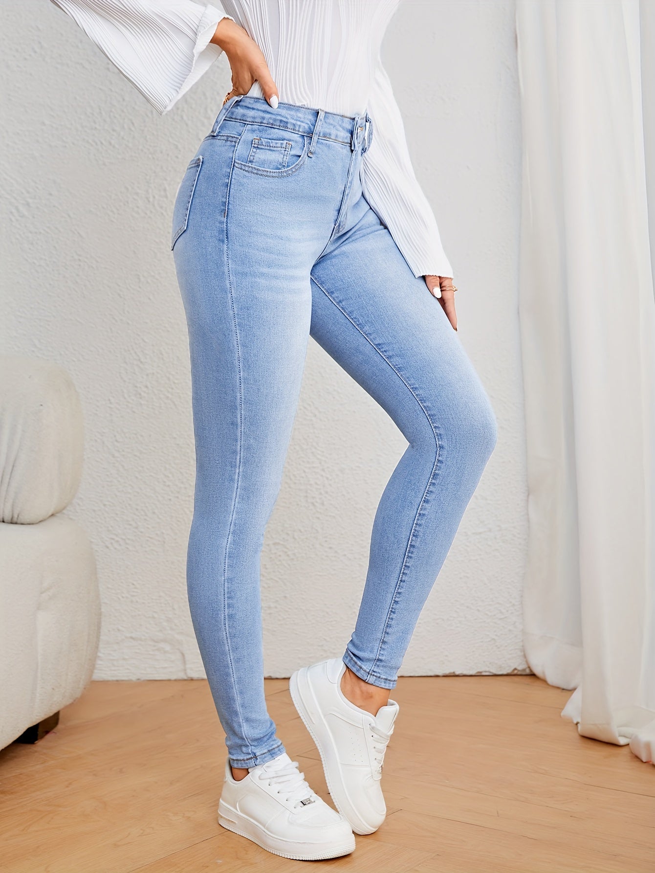 Sienna Frost